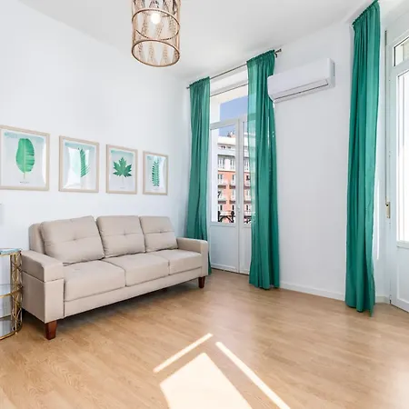 Travel Habitat Port Valencia. Βαλένθια