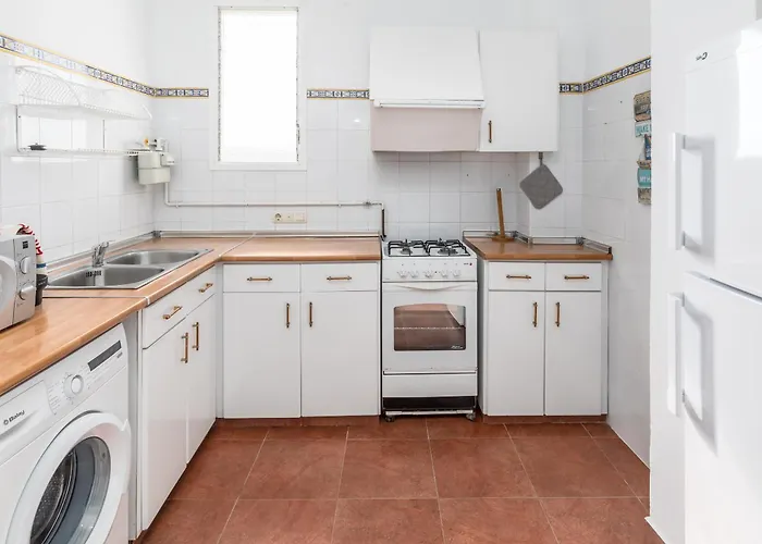 Travel Habitat Port Valencia. * فالنسيا