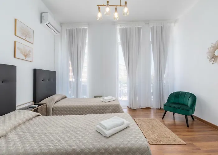 Travel Habitat Port Valencia.