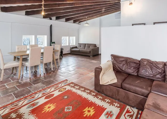 Travel Habitat Port Valencia. * فالنسيا