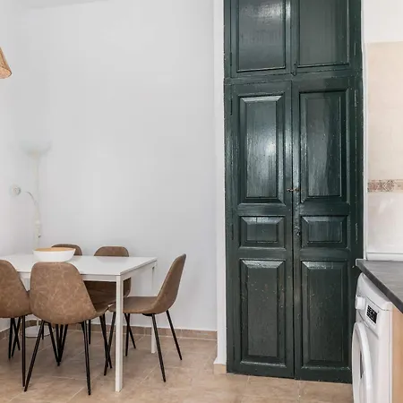 Apartment Travel Habitat Port Valencia. *