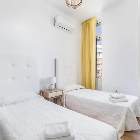 Travel Habitat Port Valencia. Apartment Valencia