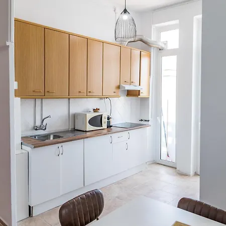 Travel Habitat Port Valencia. Apartamento Valencia